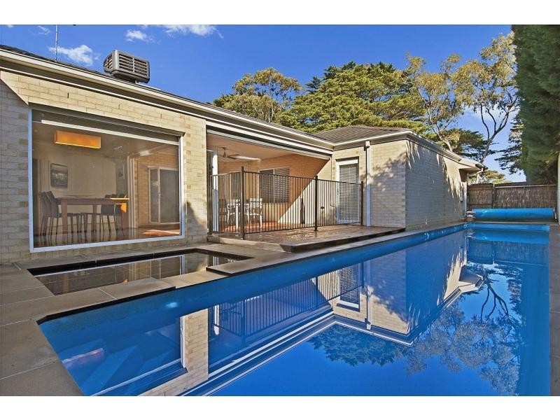 15 Wimbledon Avenue, Mount Eliza VIC 3930