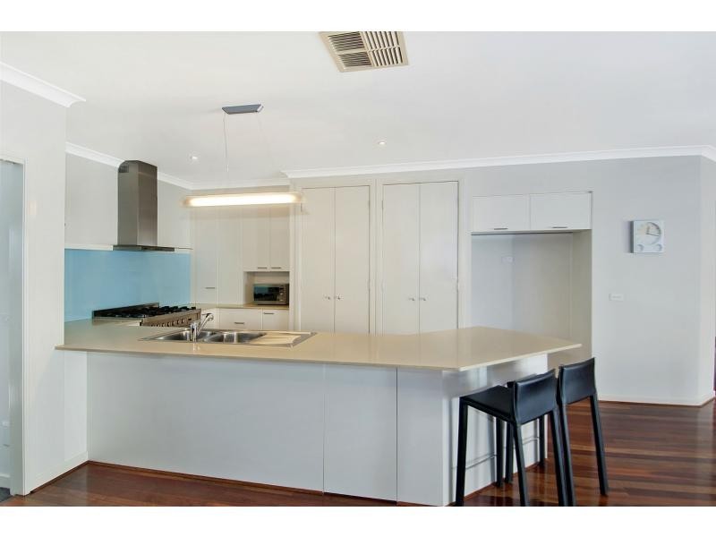 15 Wimbledon Avenue, Mount Eliza VIC 3930