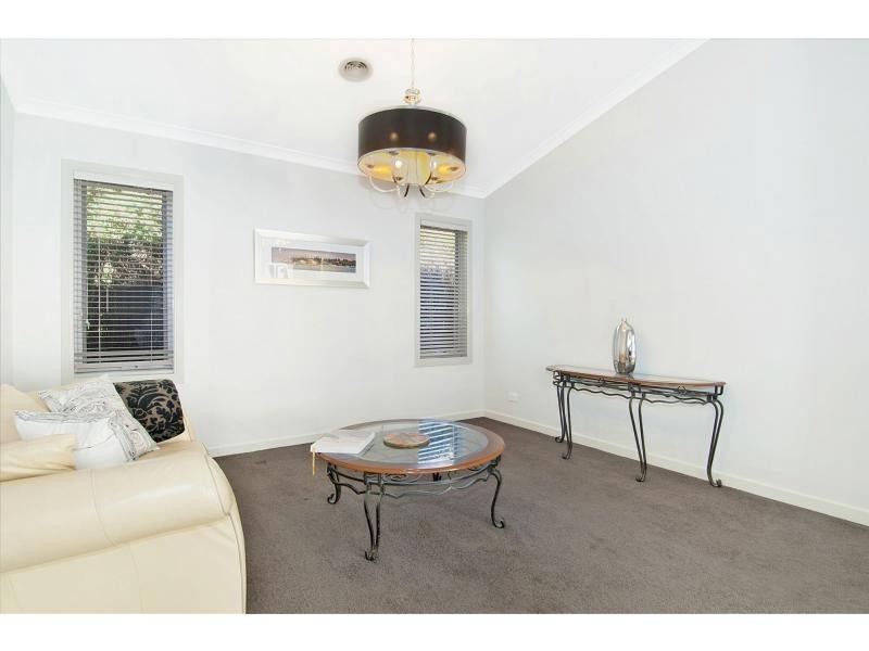 15 Wimbledon Avenue, Mount Eliza VIC 3930
