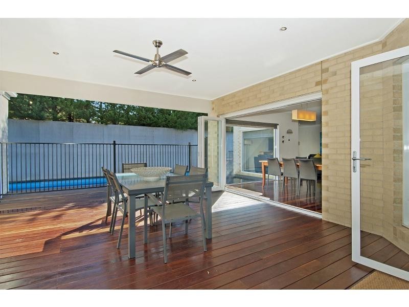 15 Wimbledon Avenue, Mount Eliza VIC 3930