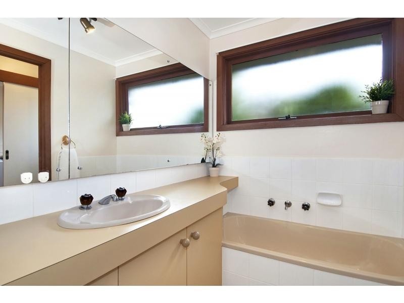 20 Jinchilla Avenue, Frankston South VIC 3199