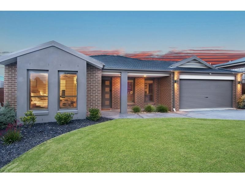 38 Francis Crescent, Langwarrin VIC 3910