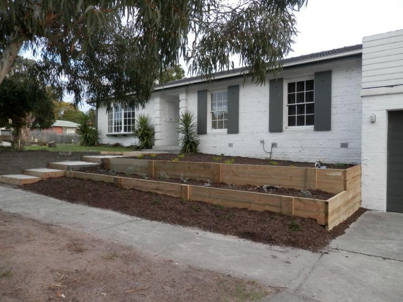 8 Karingal Drive, Frankston VIC 3199