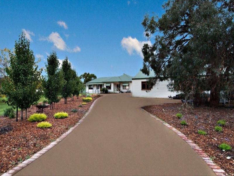 105 Weeroona Road, Langwarrin South VIC 3911
