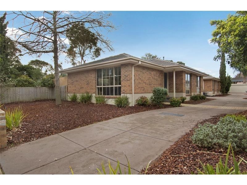 2/17 Kananook Avenue, Seaford VIC 3198