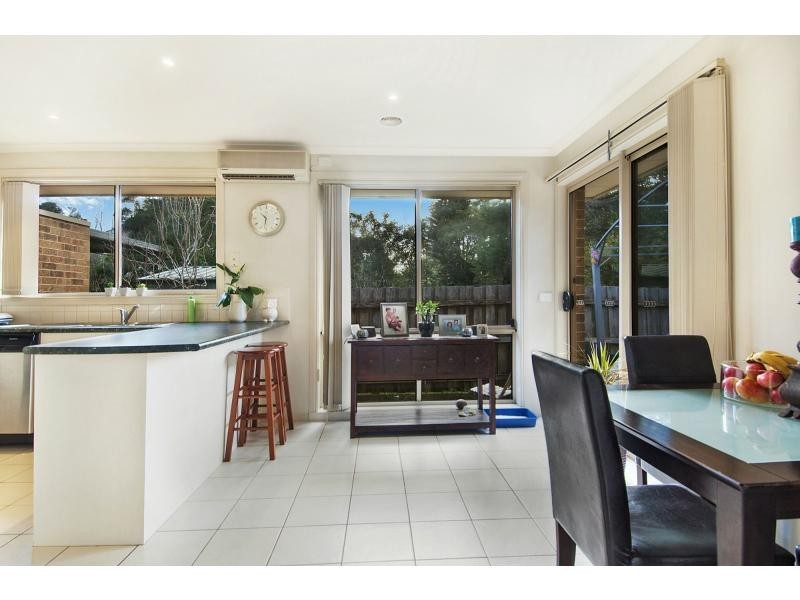 2/17 Kananook Avenue, Seaford VIC 3198