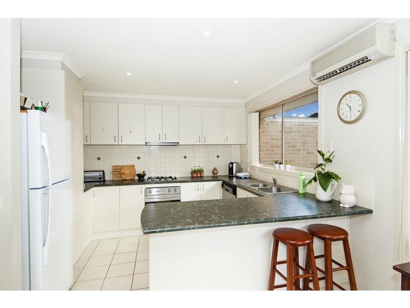 2/17 Kananook Avenue, Seaford VIC 3198