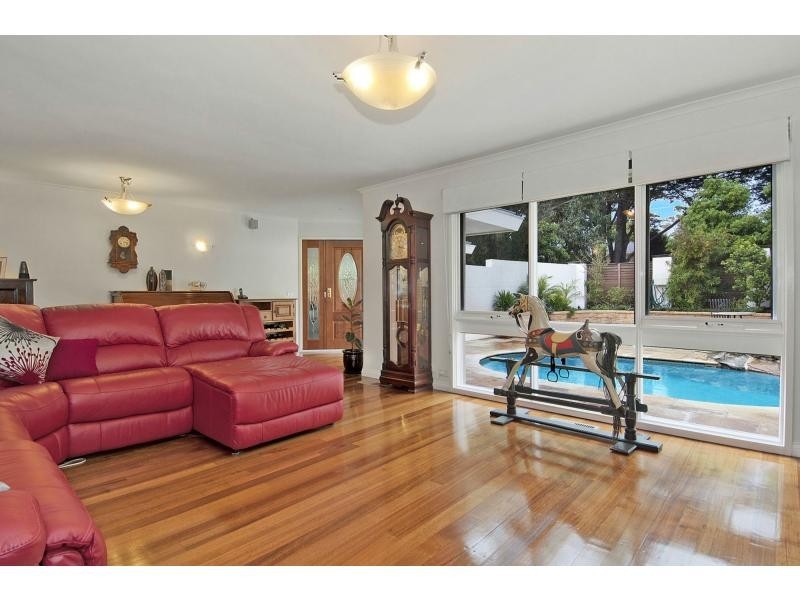 20 Wimbledon Avenue, Mount Eliza VIC 3930