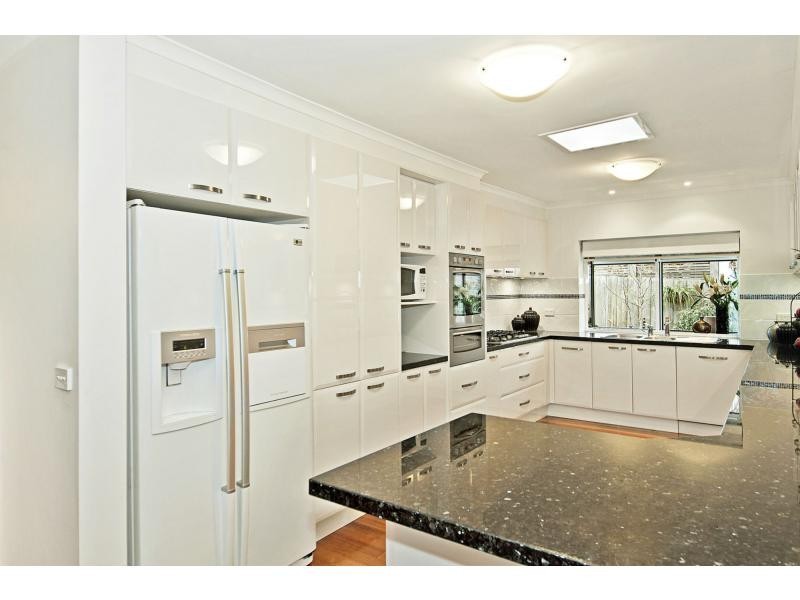 20 Wimbledon Avenue, Mount Eliza VIC 3930