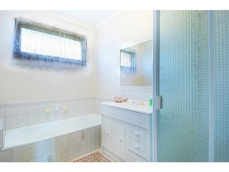 34 Parkside Crescent, Mornington VIC 3931