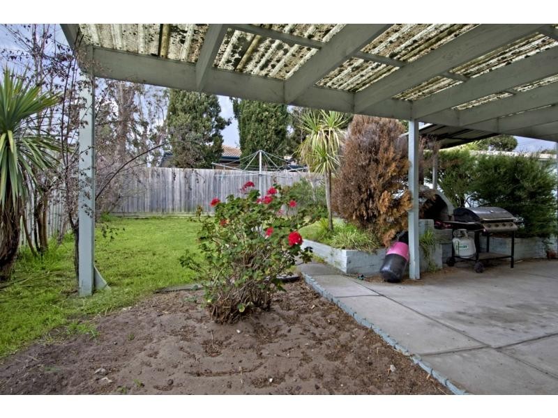 39 Bunarong Drive, Frankston VIC 3199