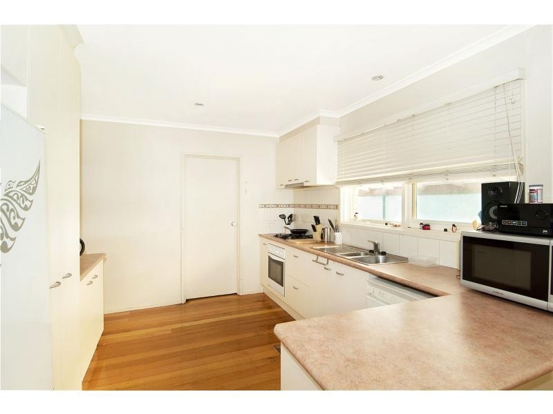 27 Wolsley Avenue, Frankston VIC 3199