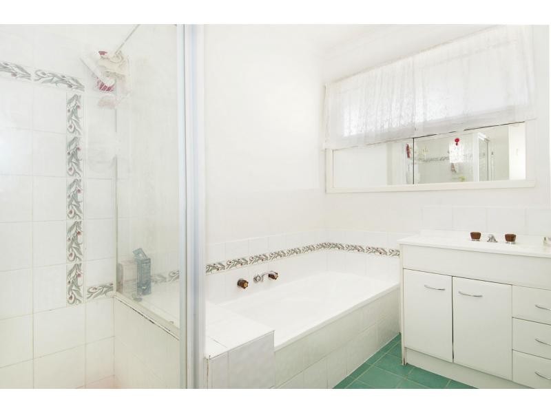 27 Wolsley Avenue, Frankston VIC 3199