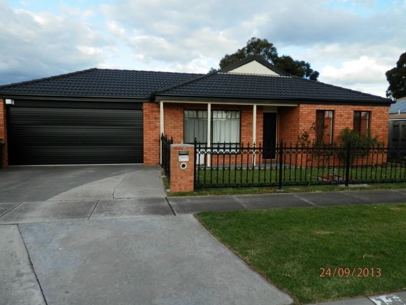 12 Jacaranda Drive, Carrum Downs VIC 3201