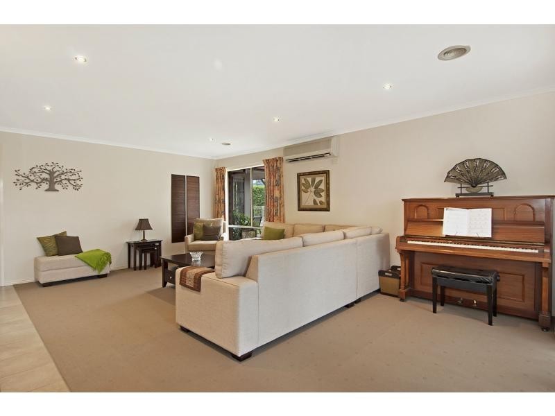 11 Buckingham Place, Frankston South VIC 3199