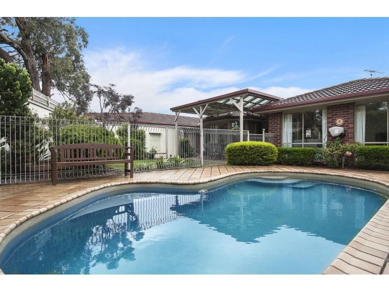 11 Buckingham Place, Frankston South VIC 3199