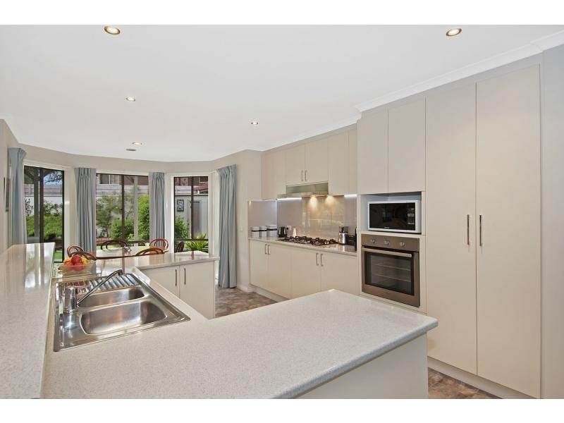 11 Buckingham Place, Frankston South VIC 3199