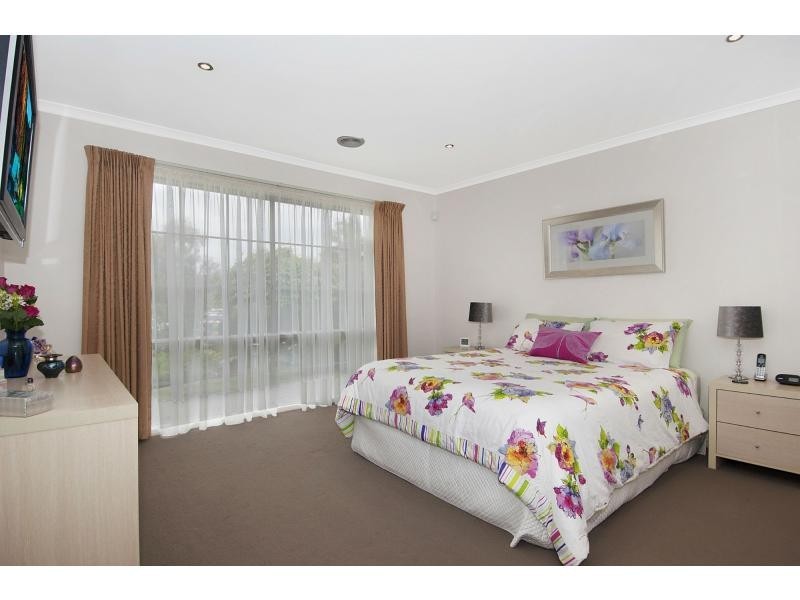 11 Buckingham Place, Frankston South VIC 3199