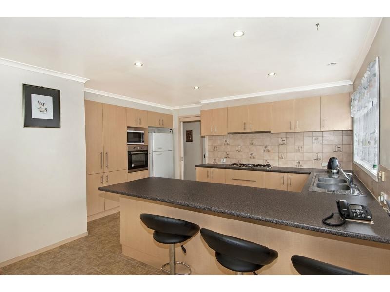 4 Joyce Avenue, Frankston VIC 3199