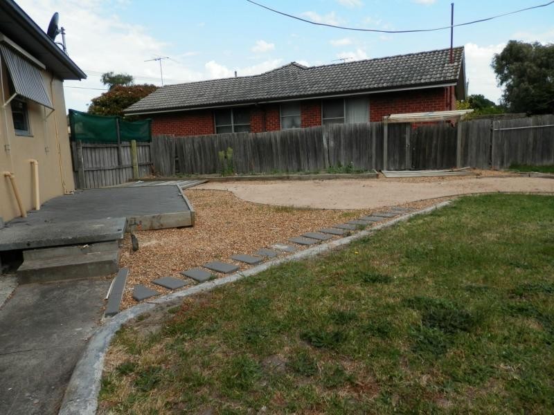 24 Poplar Street, Frankston North VIC 3200