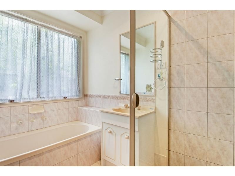 4 Glynelea Crescent, Skye VIC 3977