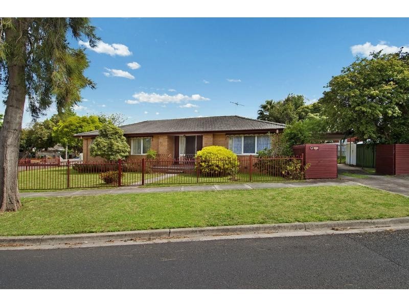 2 Brunei Grove, Frankston VIC 3199