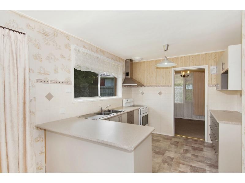 2 Brunei Grove, Frankston VIC 3199