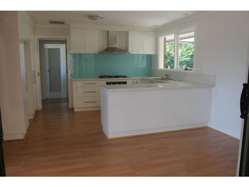59 Charles Green Drive, Endeavour Hills VIC 3802