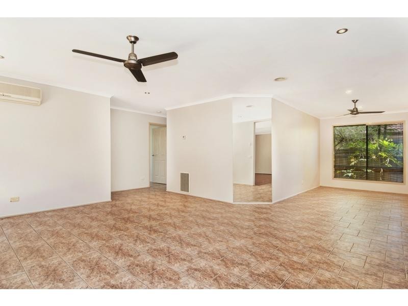 5 Elpara Place, Skye VIC 3977