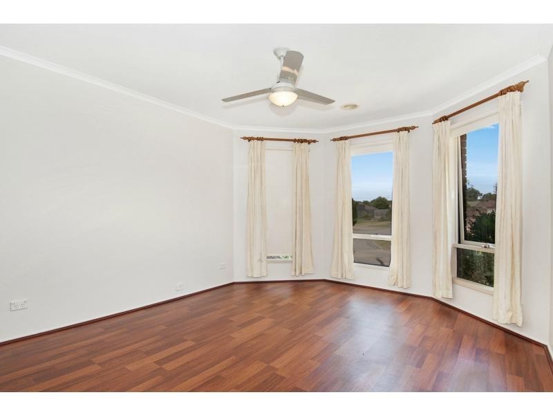 5 Elpara Place, Skye VIC 3977