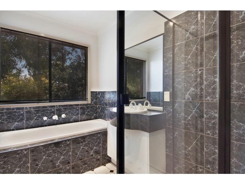 5 Elpara Place, Skye VIC 3977