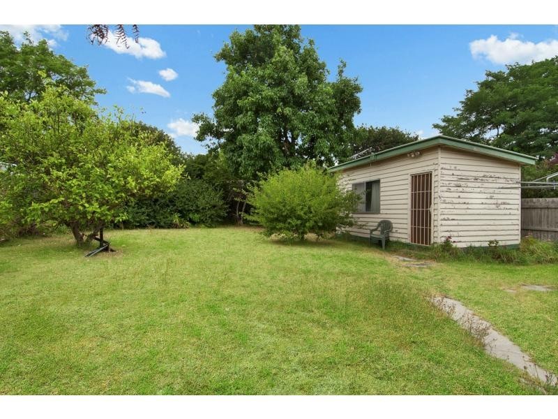 24 Leonard Street, Frankston VIC 3199