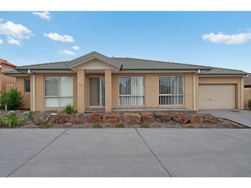 36/105 McMahons Road, Frankston VIC 3199