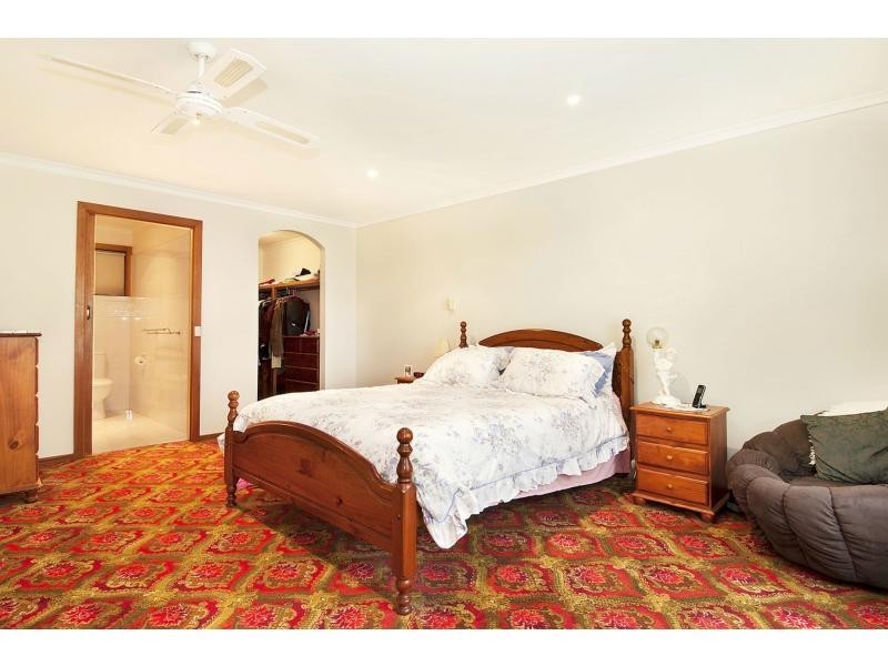 10 Edward Street, Langwarrin VIC 3910