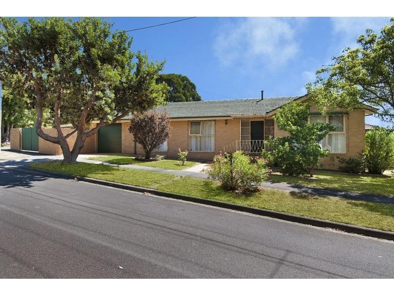 8 Hampden Avenue, Frankston VIC 3199