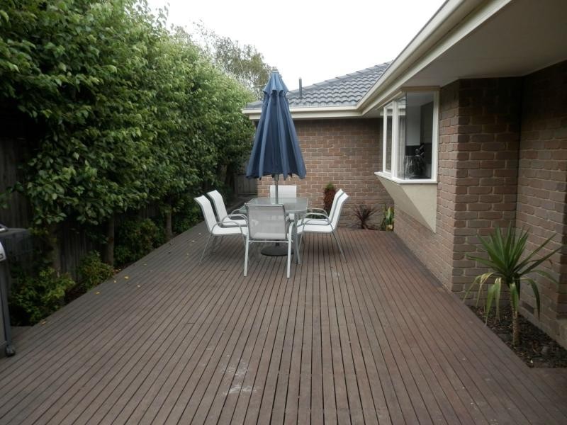 16 Highland Drive, Frankston South VIC 3199