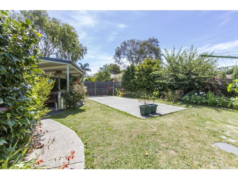 1 Manuka Court, Frankston South VIC 3199