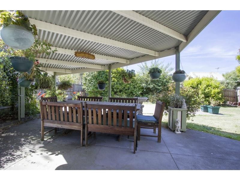 1 Manuka Court, Frankston South VIC 3199