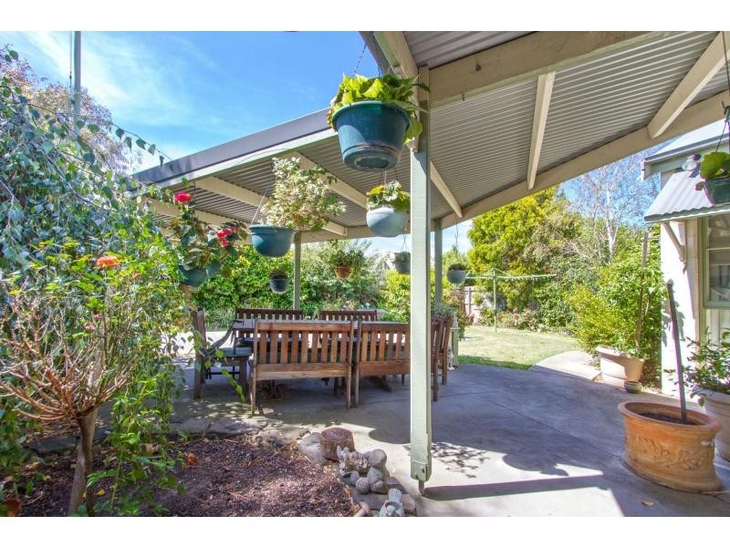 1 Manuka Court, Frankston South VIC 3199