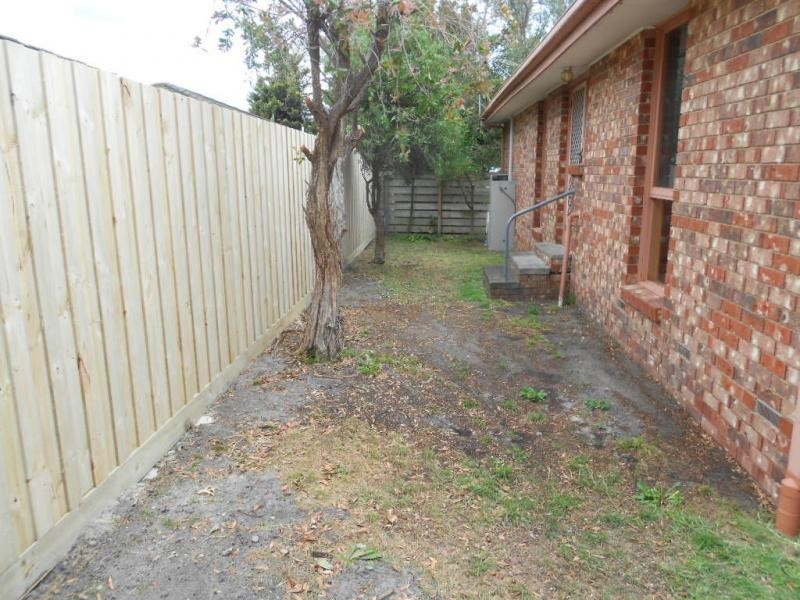 3/2 Bayview Road, Frankston VIC 3199