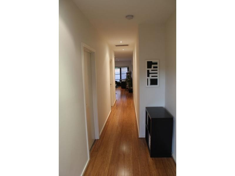 2/428 McClelland Drive, Langwarrin VIC 3910