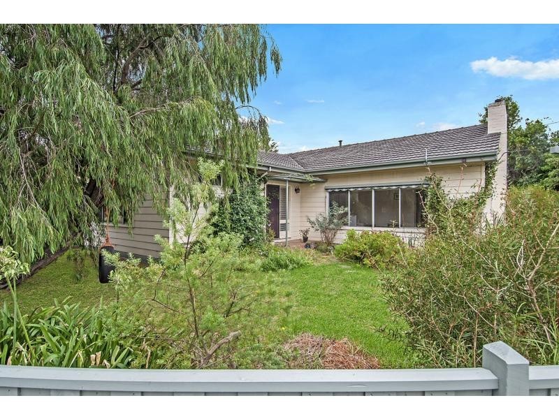 12 Downs Road, Seaford VIC 3198