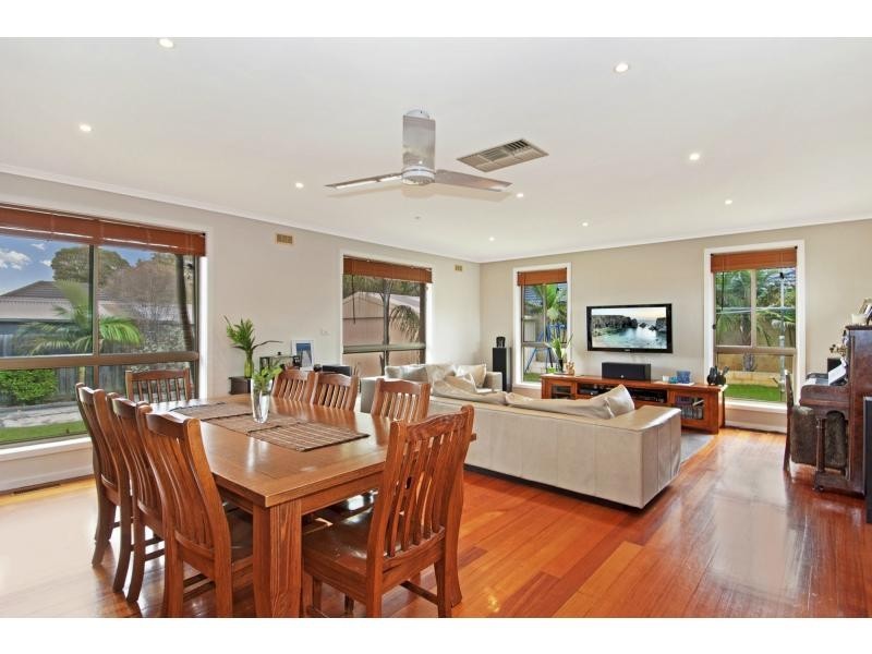 11 Newton Street, Seaford VIC 3198