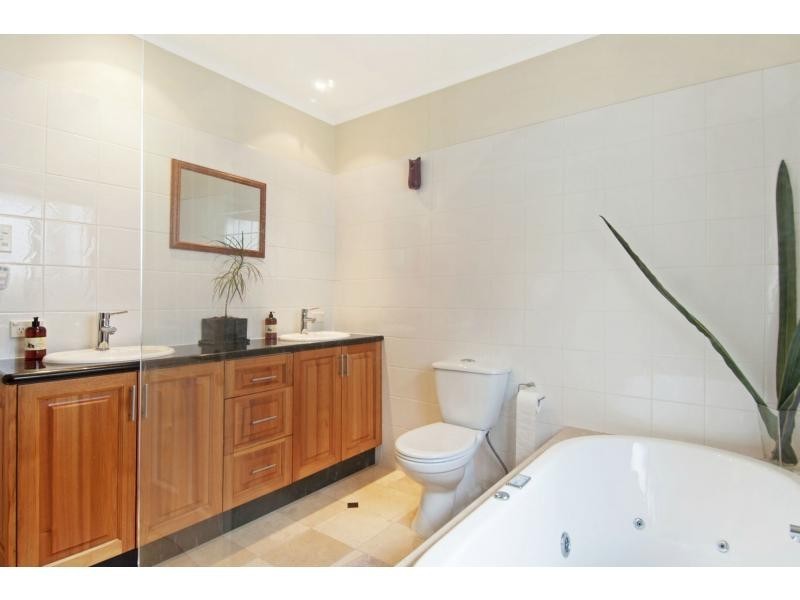 11 Newton Street, Seaford VIC 3198