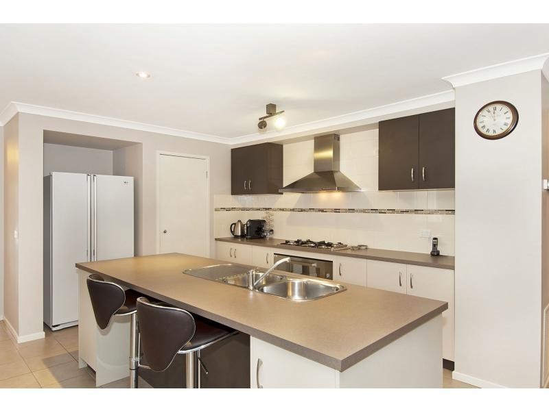 60 Scotsdale Drive, Cranbourne East VIC 3977