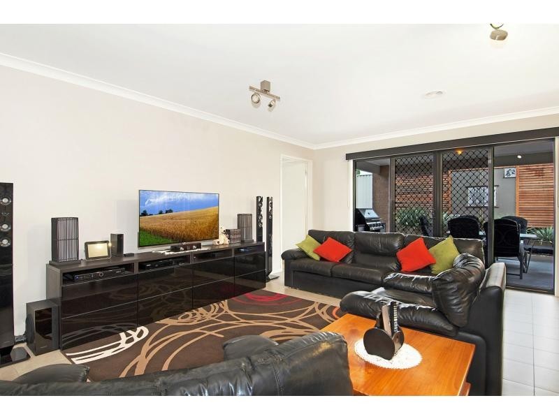 60 Scotsdale Drive, Cranbourne East VIC 3977