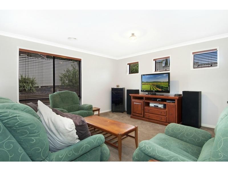 60 Scotsdale Drive, Cranbourne East VIC 3977