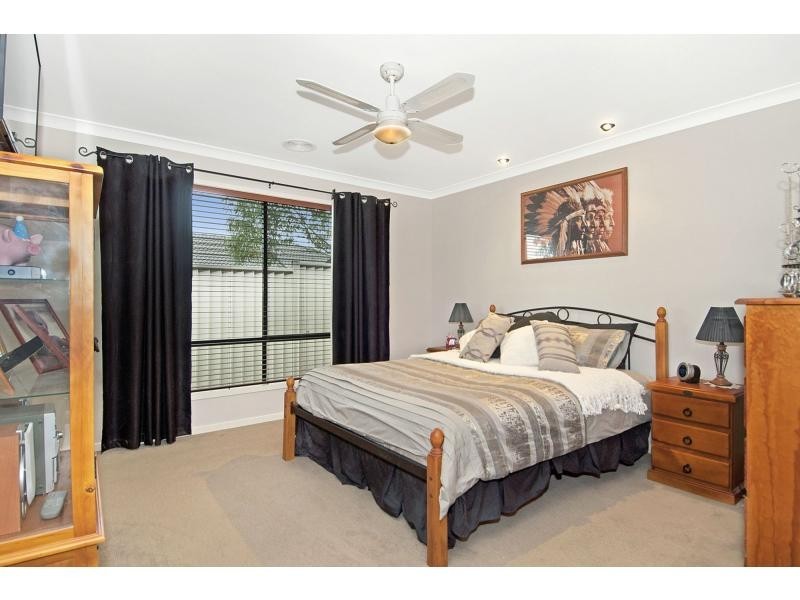 60 Scotsdale Drive, Cranbourne East VIC 3977