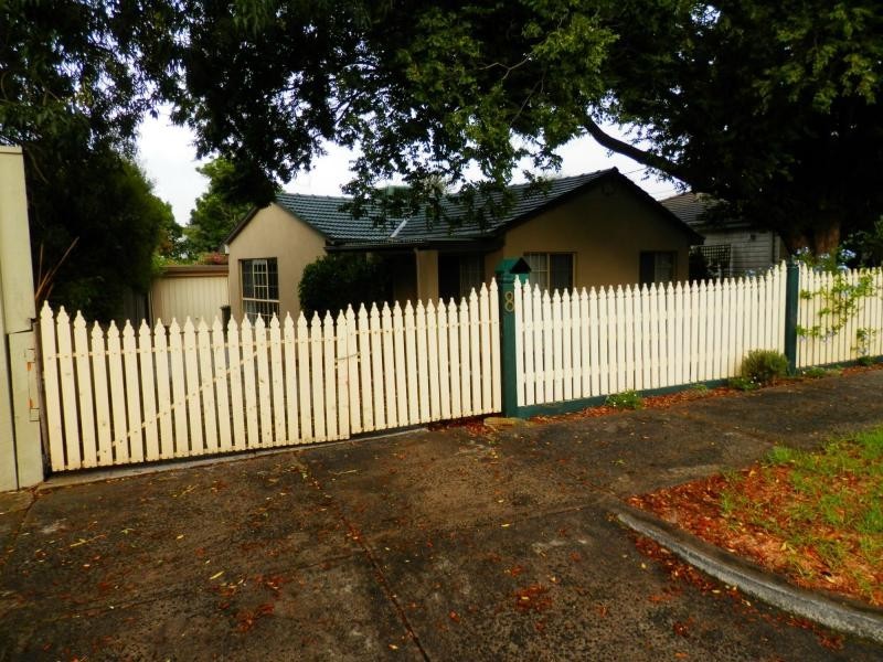 8 Daly Street, Frankston VIC 3199