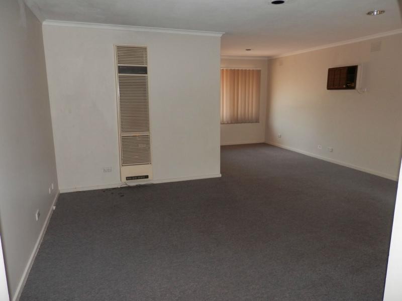 13 Lipton Drive, Frankston VIC 3199